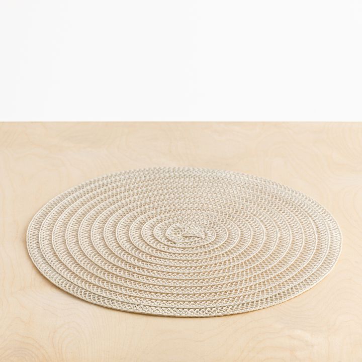 פלייסמט לייסי