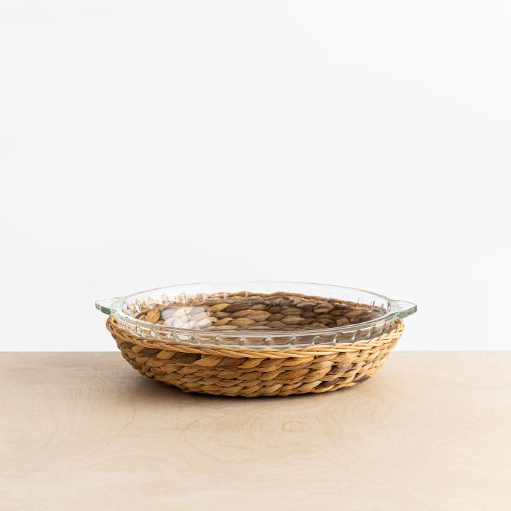 תבנית עגולה עם תחתית קש