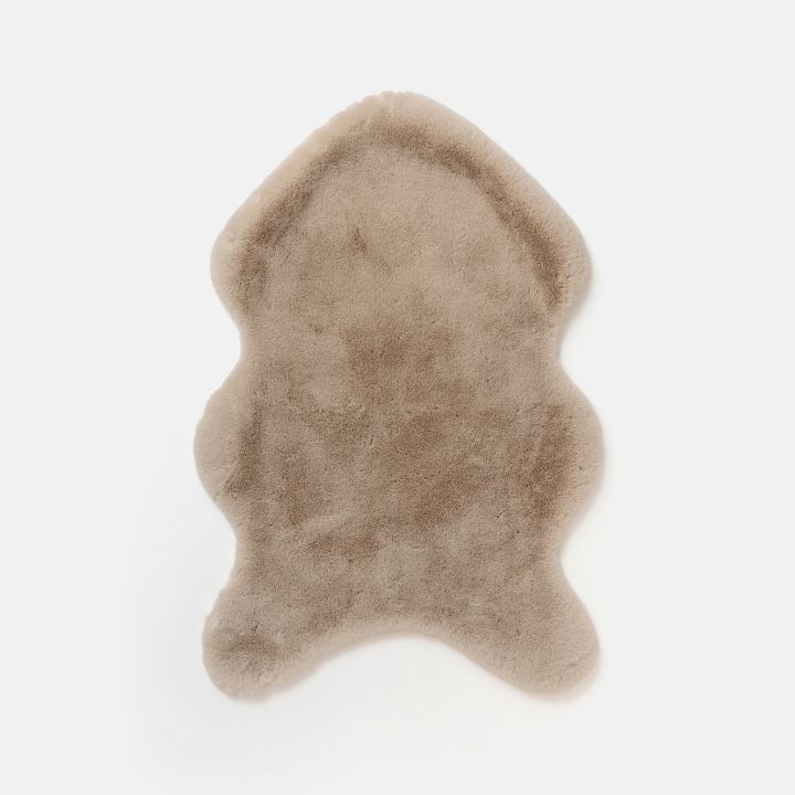 נוי פרוותי לספה