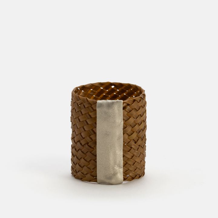 חבק למפית ג’וני