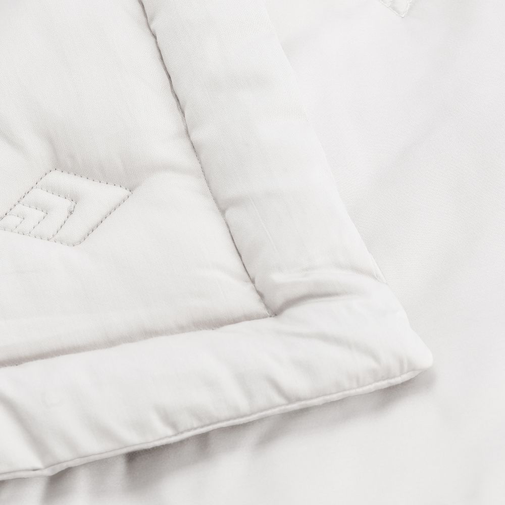 שמיכת סאטן לי