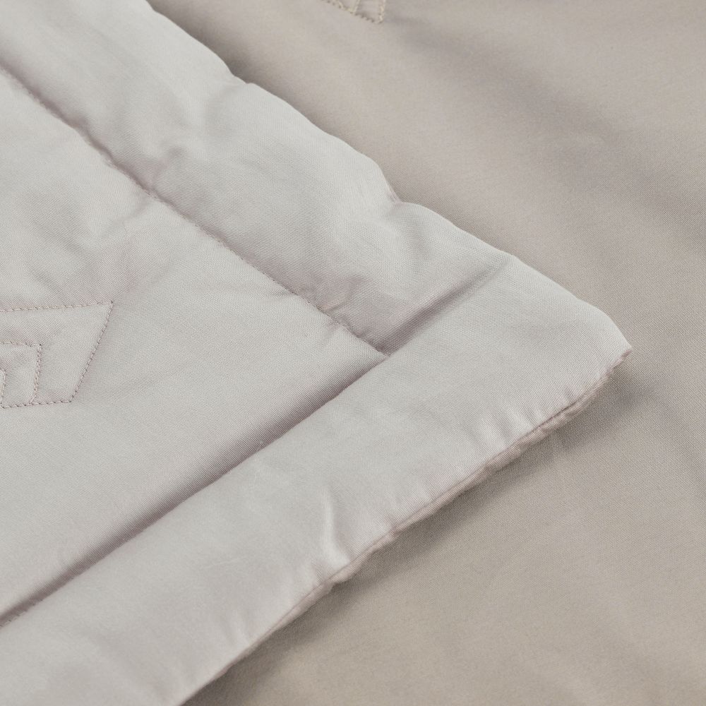 שמיכת סאטן לי