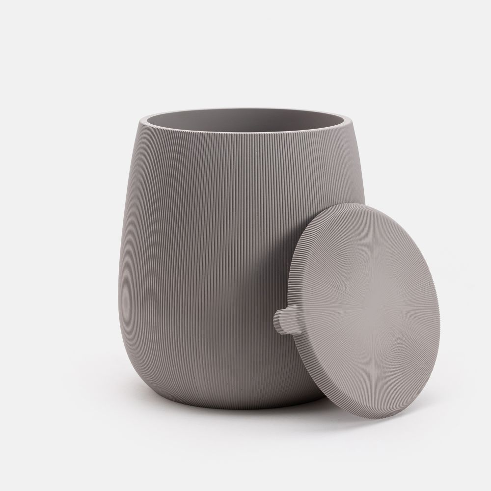 פח אשפה בג’ה