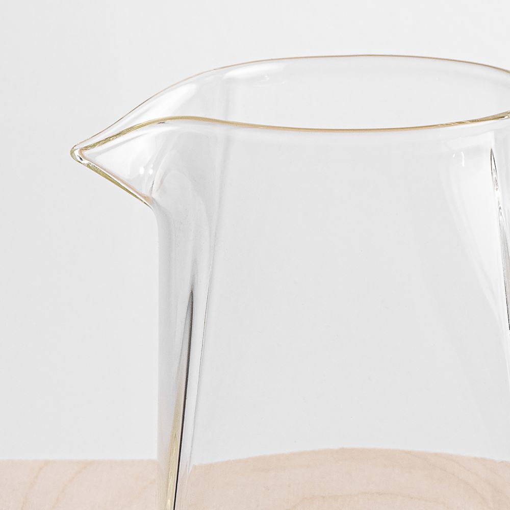 כלי למזיגת חלב לאטה