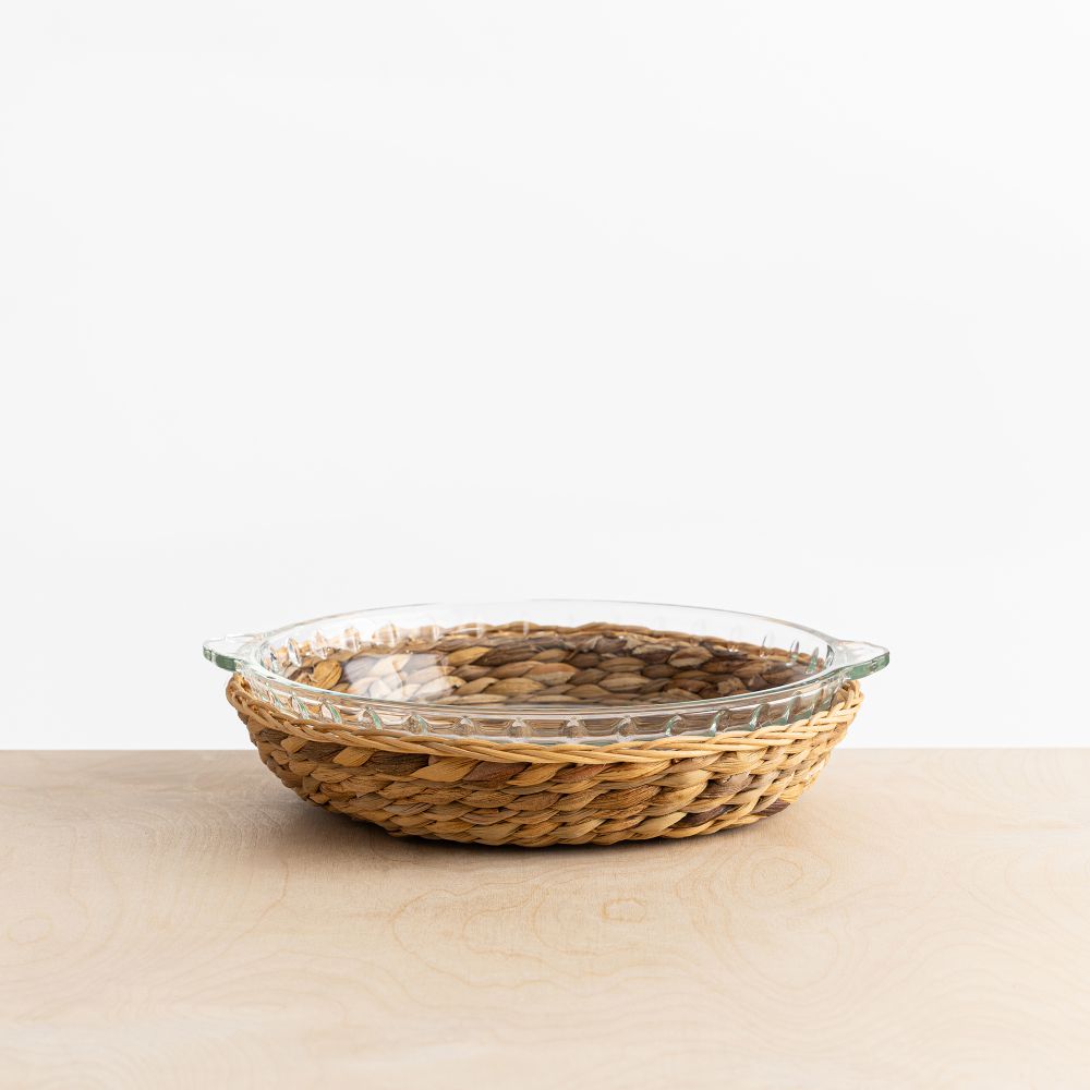 תבנית עגולה עם תחתית קש