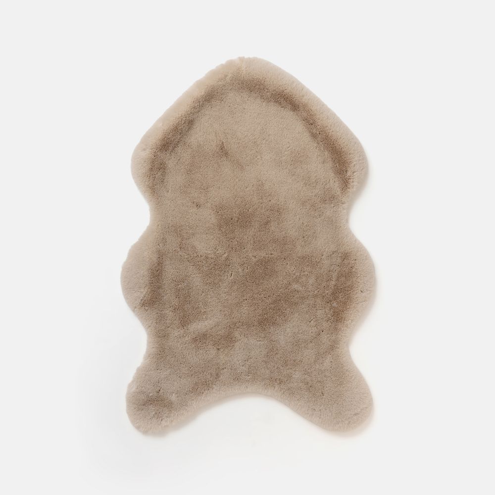 נוי פרוותי לספה