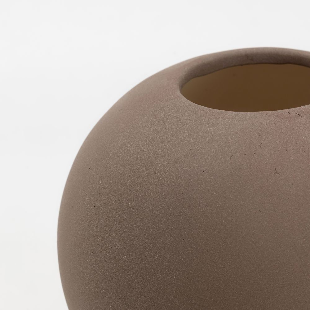 אגרטל ניקולס