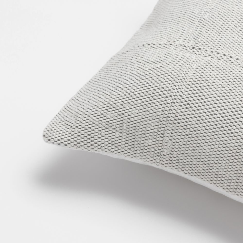 כרית נוי מאי