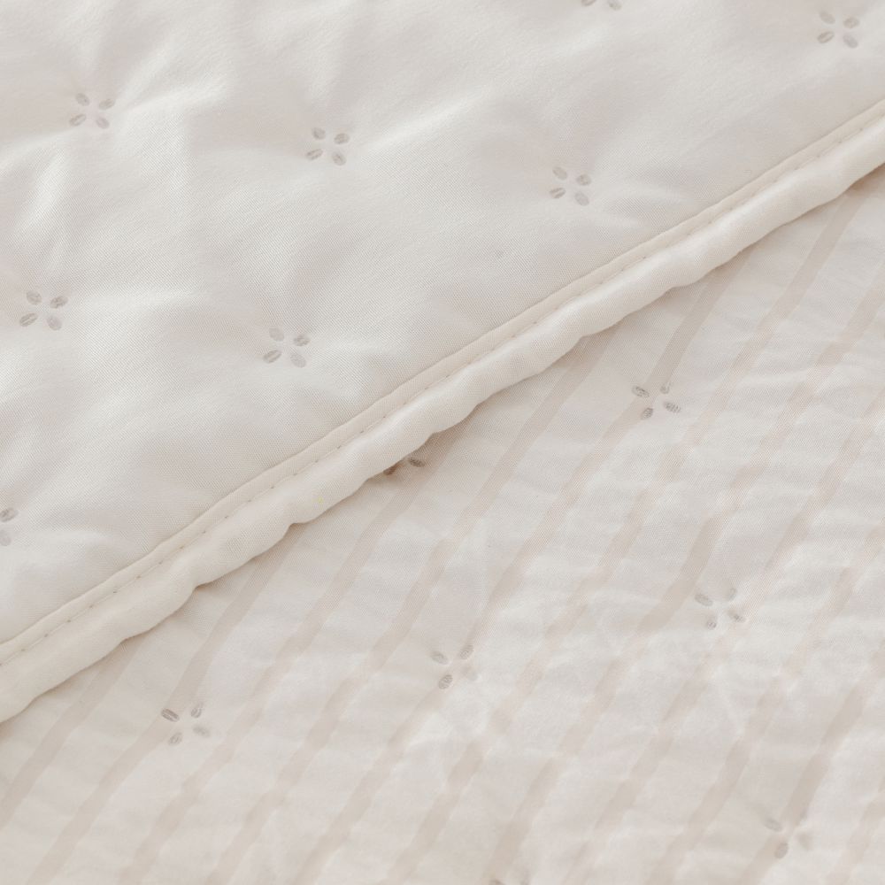 כ.מיטה ג’ניפר