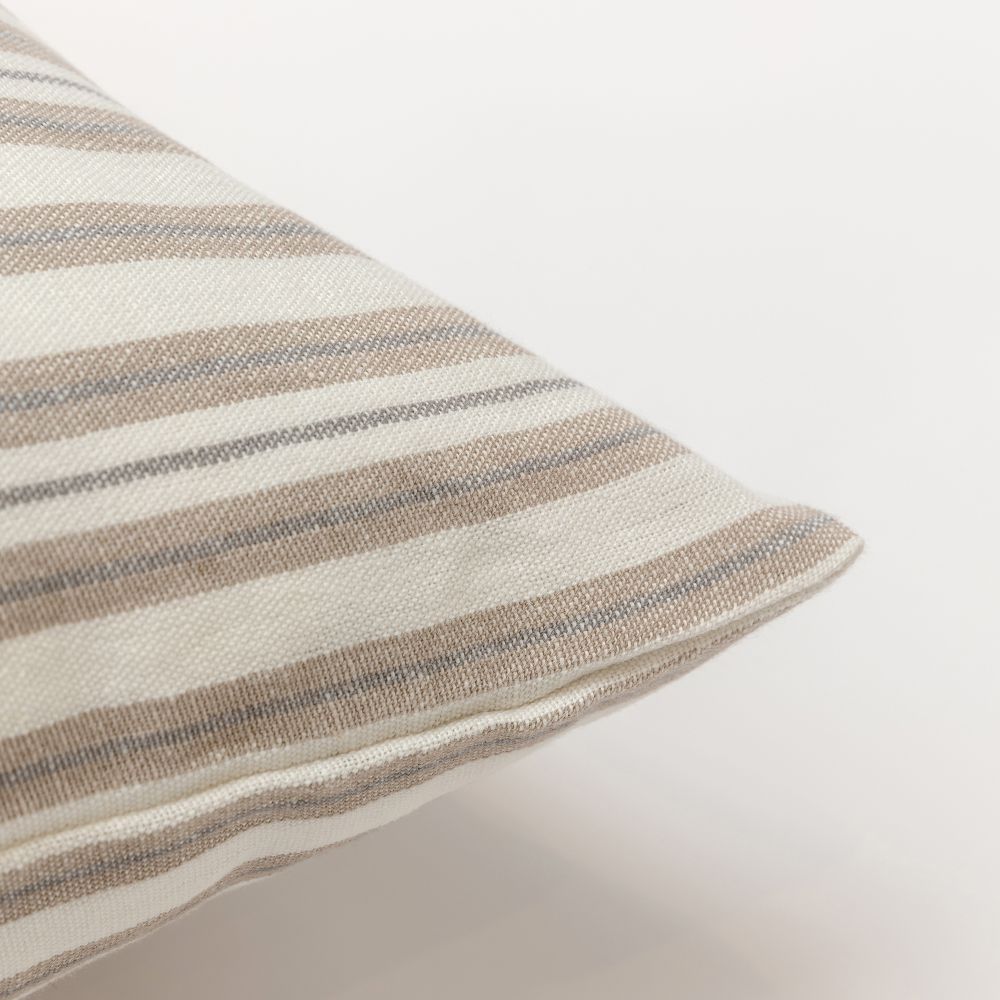 כרית נוי תומאס