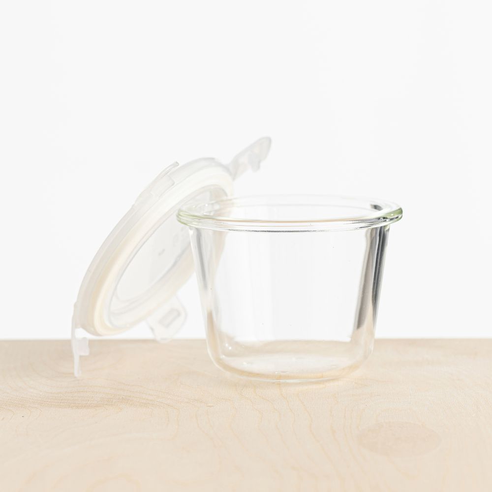 אחסונית זכוכית קטנה